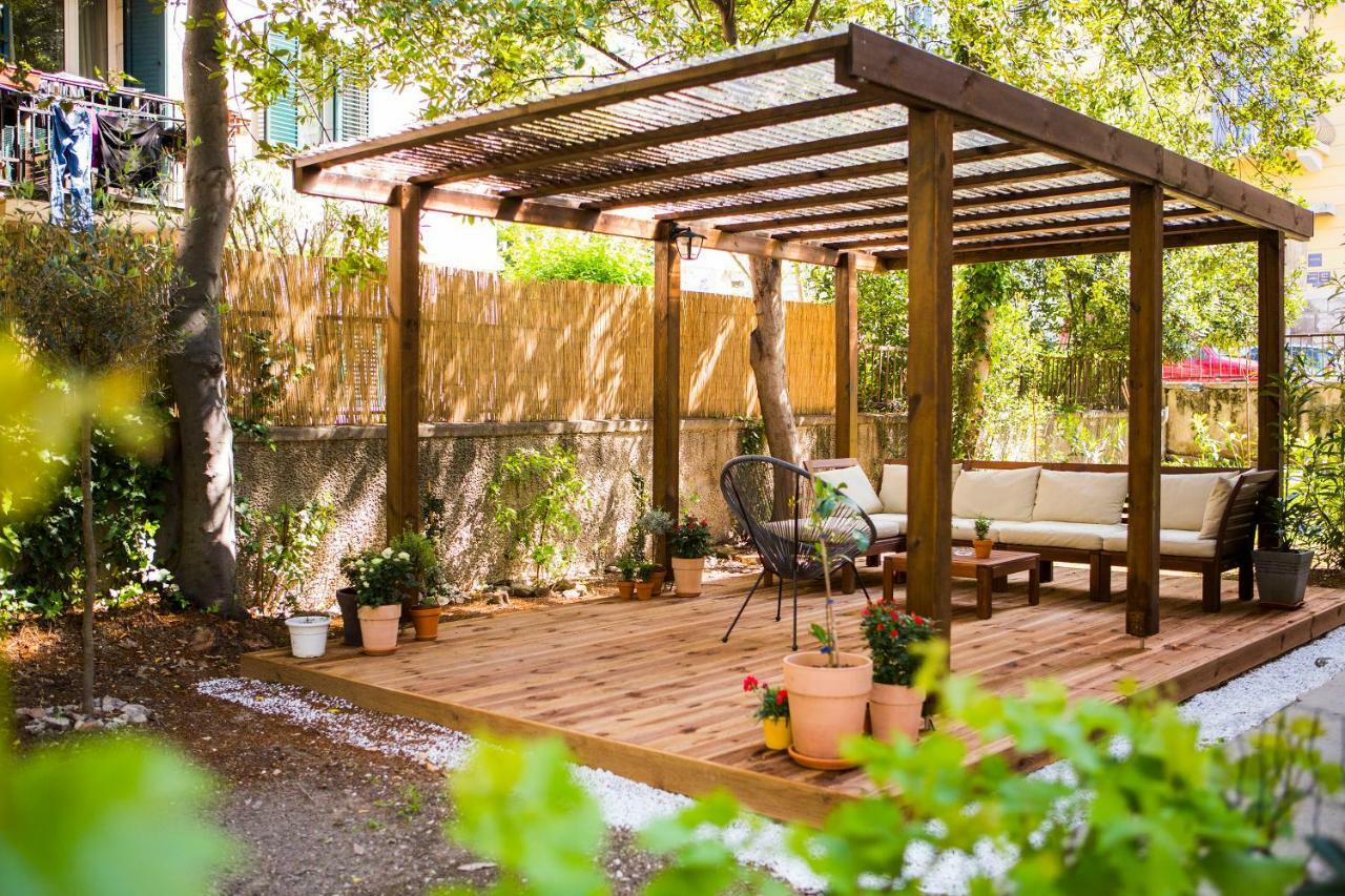 Luxurious With Private Garden Apartmán